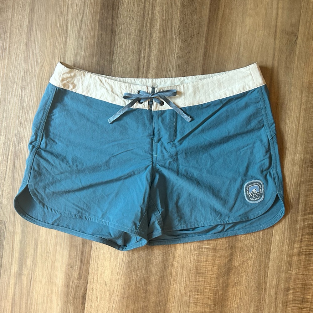 Patagonia Women's Wavefarer® Boardshorts - Size 6 - Teal